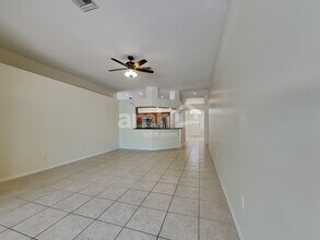 4553 Marchmont Blvd in Land O Lakes, FL - Foto de edificio - Building Photo