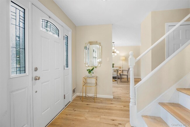 10 Lundy Ln in Larchmont, NY - Building Photo - Building Photo