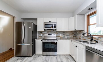 3435 Cornhusker Dr in Omaha, NE - Building Photo - Building Photo