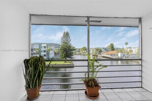 2775 Taft St in Hollywood, FL - Building Photo