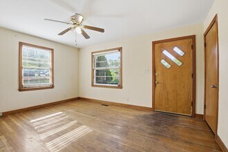 905 W Eastland Ave in Nashville, TN - Building Photo - Building Photo