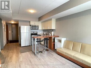 321 Spruce St in Waterloo, ON - Building Photo - Building Photo