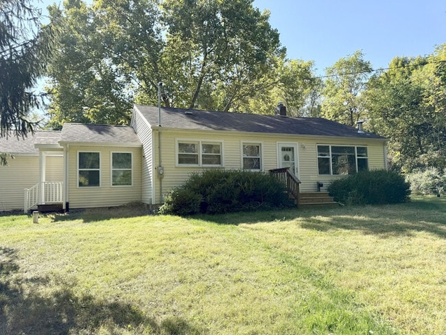 5290 Clark Rd in Bath, MI - Building Photo - Building Photo