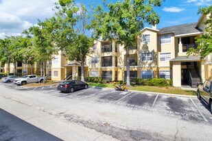 2598 Robert Trent Jones Dr in Orlando, FL - Building Photo