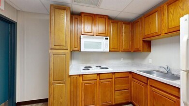 5585 Straub Rd, Unit 112 in College Station, TX - Building Photo - Building Photo