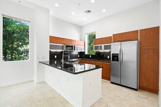 775 NE 4th Ave in Fort Lauderdale, FL - Building Photo - Building Photo