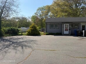 28 New Monmouth Rd in Middletown, NJ - Building Photo - Building Photo