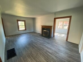 7 W Conron Ave in Danville, IL - Building Photo - Building Photo