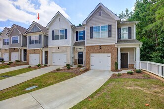 44 Chastain Cir in Newnan, GA - Building Photo - Building Photo