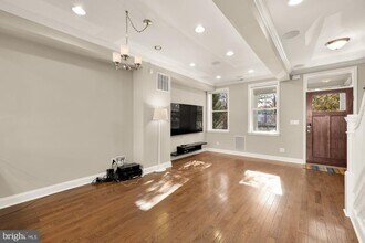 912 I St NE in Washington, DC - Building Photo - Building Photo