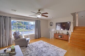 33 WEST Ave in Shiremanstown, PA - Foto de edificio - Building Photo