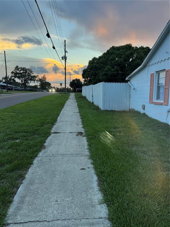 5829 12th St in Zephyrhills, FL - Building Photo - Building Photo