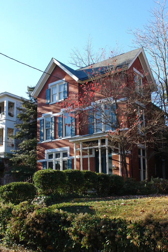 932 Cherokee Rd in Louisville, KY - Foto de edificio - Building Photo