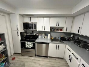 2901 S Palm Aire Dr in Pompano Beach, FL - Building Photo - Building Photo