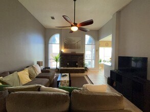 2818 Pecan Meadow Dr, Unit 1 in Garland, TX - Building Photo - Building Photo