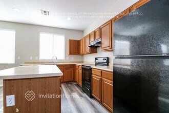 12420 W Woodland Ave, Unit 05-101 in Avondale, AZ - Foto de edificio - Building Photo