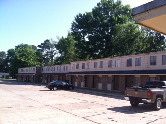 Richmond Townhouses in Monroe, LA - Building Photo