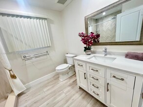 2726 SW 19th Ter in Miami, FL - Building Photo - Building Photo