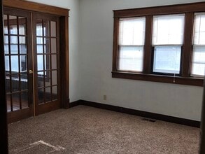 1048 37th St, Unit #1 in Des Moines, IA - Building Photo - Building Photo