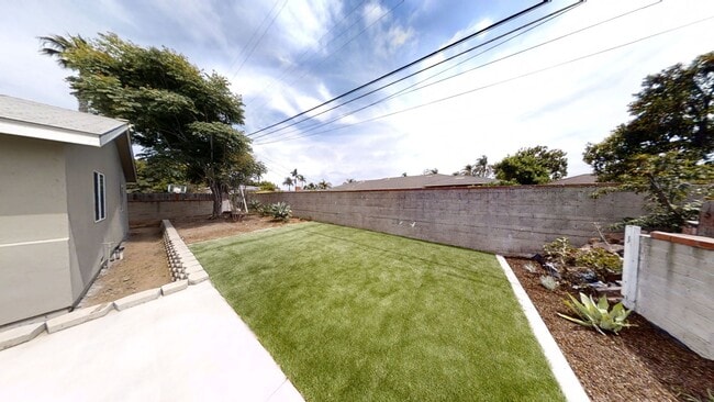 6125 Dorothy Dr in San Diego, CA - Building Photo - Building Photo
