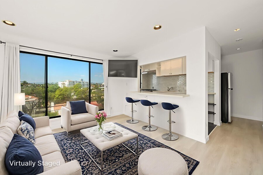1225 1/2 S Longwood Ave in Los Angeles, CA - Building Photo