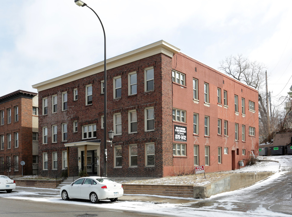 1907 Lyndale Ave S in Minneapolis, MN - Building Photo