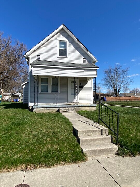952 E Broadway St in Kokomo, IN - Building Photo