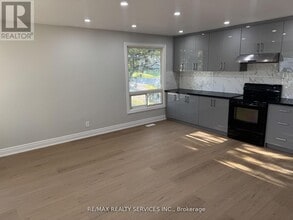 41 MacLaren Ave in Barrie, ON - Building Photo - Building Photo