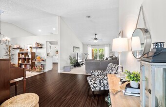 2724 NW 124th Ave in Coral Springs, FL - Building Photo - Building Photo