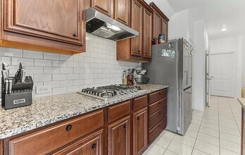 4706 Lakeway Dr in Garland, TX - Building Photo - Building Photo