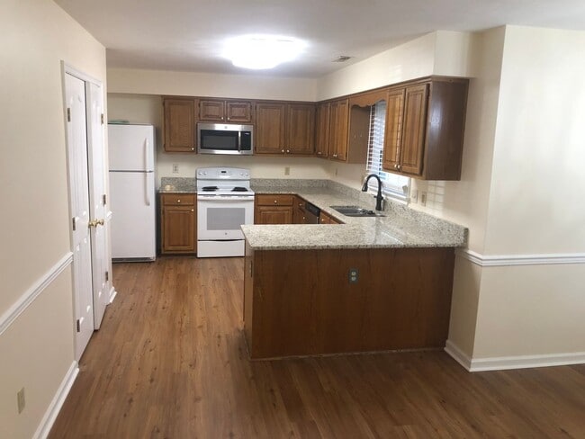 2416 Creekmore Ct in Virginia Beach, VA - Building Photo - Building Photo