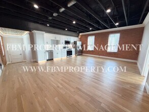 111 W Ennis Ave in Ennis, TX - Building Photo - Building Photo