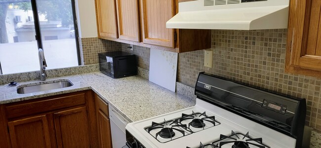 2606 Tunlaw Rd NW in Washington, DC - Building Photo - Building Photo