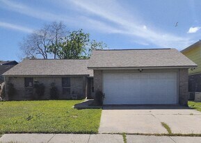 4817 Fern Forest Cir in Corpus Christi, TX - Building Photo