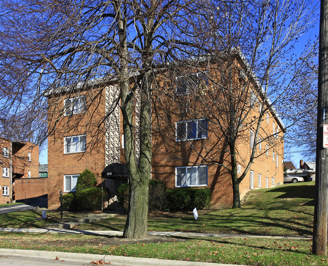 3219 Meadowbrook Blvd in Cleveland, OH - Building Photo - Building Photo