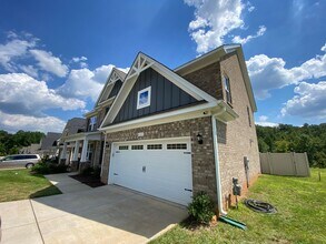 6260 Kershaw Mdws Rd in Pfafftown, NC - Building Photo - Building Photo