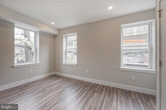 1072 N Front St in Philadelphia, PA - Building Photo - Building Photo