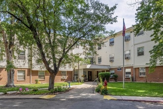 Mountain View Plaza in Longmont, CO - Building Photo - Building Photo