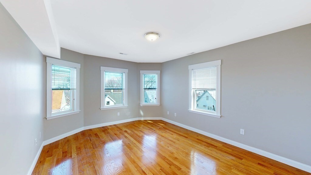 28 Main St, Unit #2 in Somerville, MA - Foto de edificio