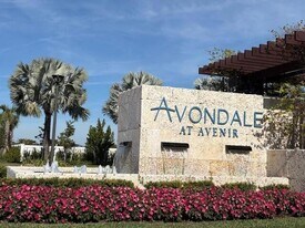 10514 Northbrook Cir in Palm Beach Gardens, FL - Building Photo