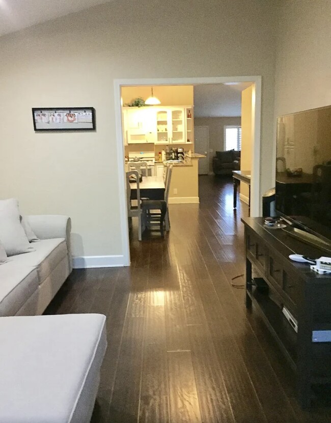 2034 Riverbirch Dr in Simi Valley, CA - Building Photo - Building Photo