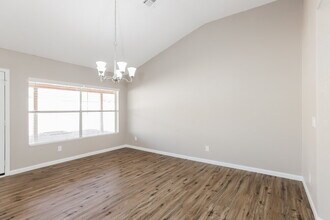 4218 W Creedance Blvd in Glendale, AZ - Building Photo - Building Photo