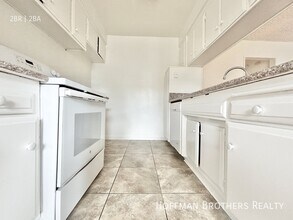 10535 Lindley Ave, Unit 26 in Los Angeles, CA - Foto de edificio - Building Photo