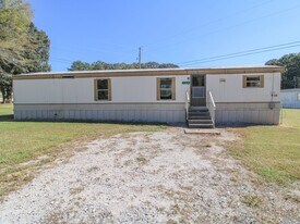 166 Cameron Cir in Muscle Shoals, AL - Building Photo