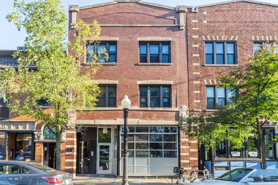 1323 E. 57th St in Chicago, IL - Building Photo