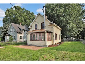 2122 Temple Ct in St. Paul, MN - Building Photo - Building Photo
