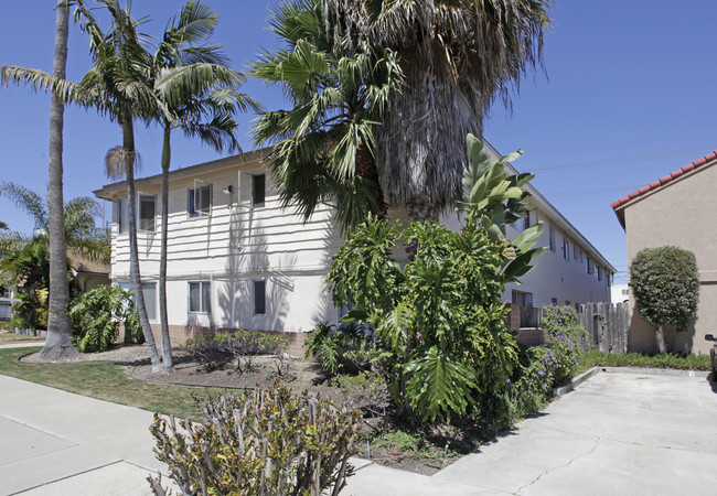 The Courtyard in San Diego, CA - Building Photo - Building Photo