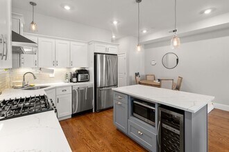 338 Meridian St in Boston, MA - Foto de edificio - Building Photo