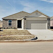 1812 Sloane Dr in Yukon, OK - Building Photo