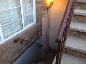 148F Main St, Unit B in Staten Island, NY - Foto de edificio - Building Photo